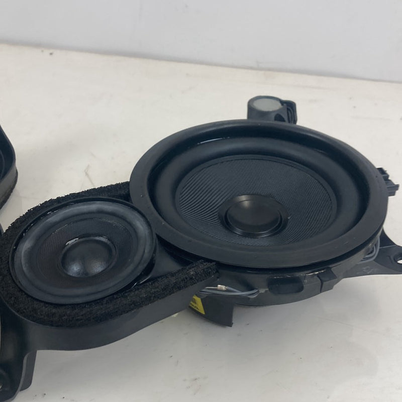 2003-2006 Volvo XC90 Front Right & Left Door Speaker Pair 30657757 OEM #4819M