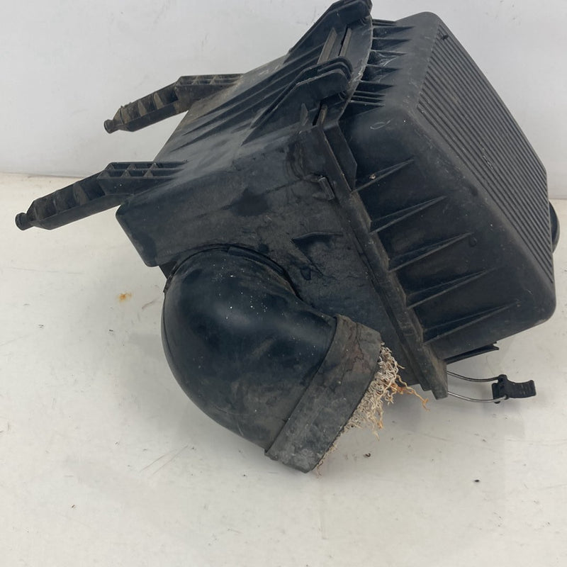 1999-2004 Land Rover Discovery II L550 Air Cleaner Box Intake OEM #5071M