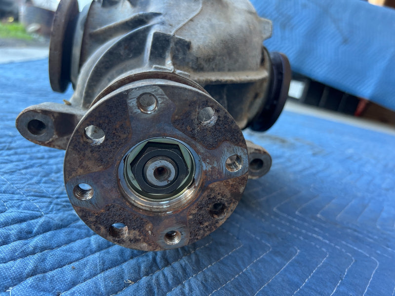 2000-2005 BMW 330xi 325xi E46 Rear Differential 3.23 Manual Trans OEM #4842EM