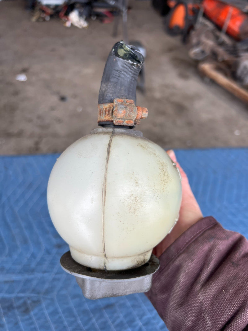 1989-1995 Volvo 740 940 Sedan Coolant Expansion Overflow Tank 1276040 OE #3697EM