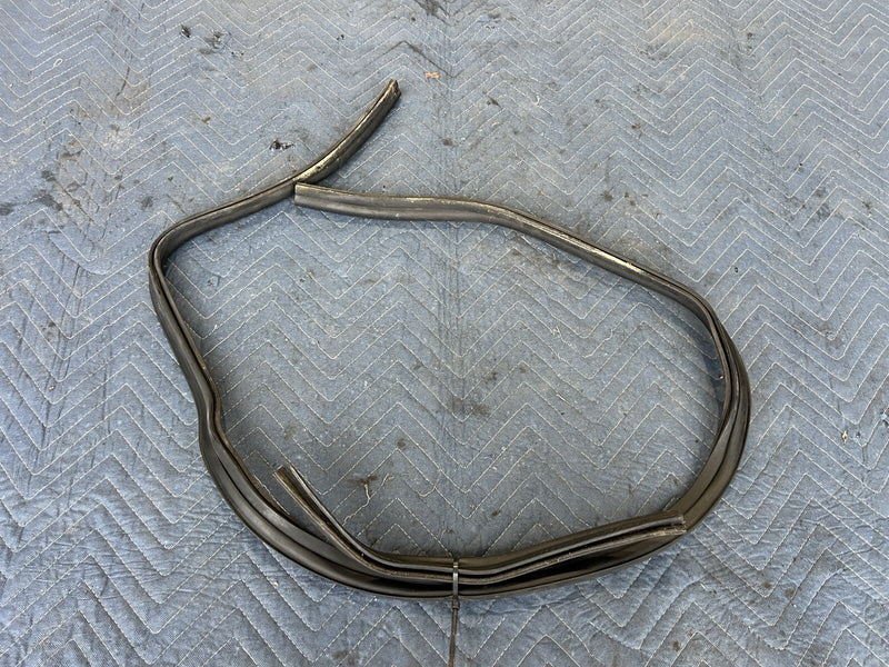 1998-2000 Volvo V70R V70 S70 Cowl To Hood Seal Weather Stripping OEM #4121E