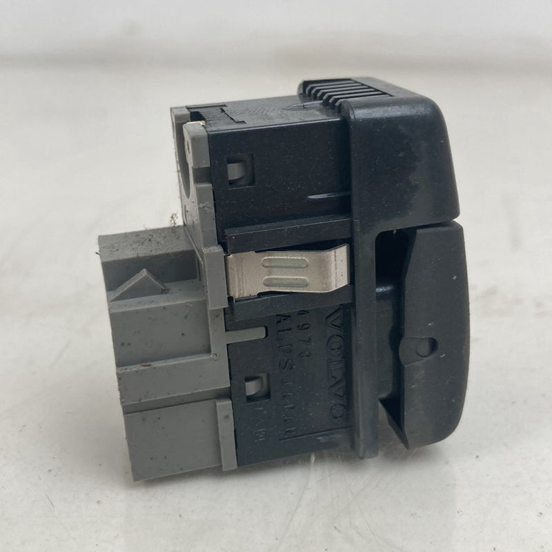 1998-2000 Volvo V70 Traction Control Switch Button 9162953 OEM #5164M