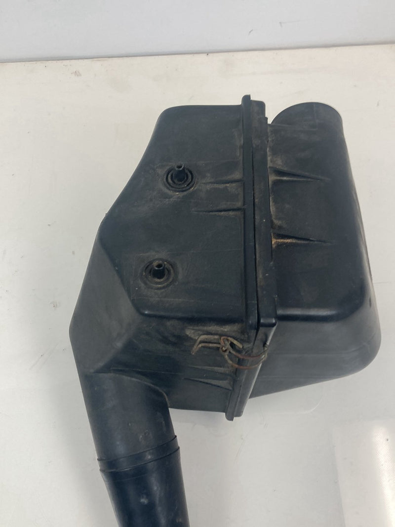 1975-1980 Volvo 244 Air Filter Box 1257306 1257304 OEM #4281M