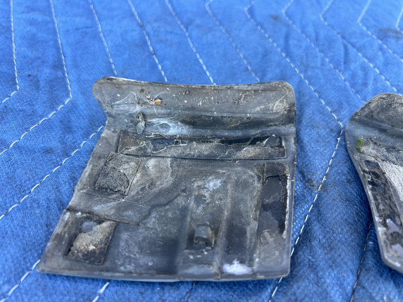 1988 Volvo 240 245 - Wheel Well Arch Trim