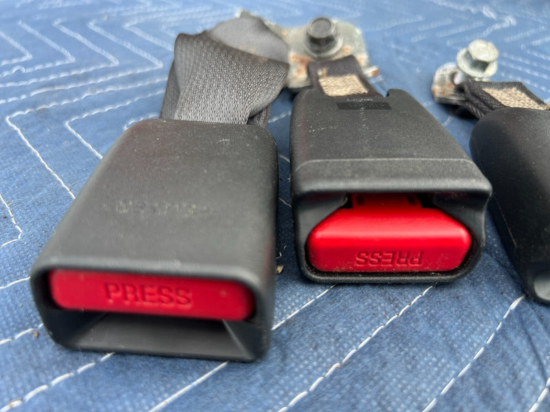 2010-2013 Suzuki SX4 Hatchback Rear R & L Center Seat Belt Buckle Set OEM#1320CN