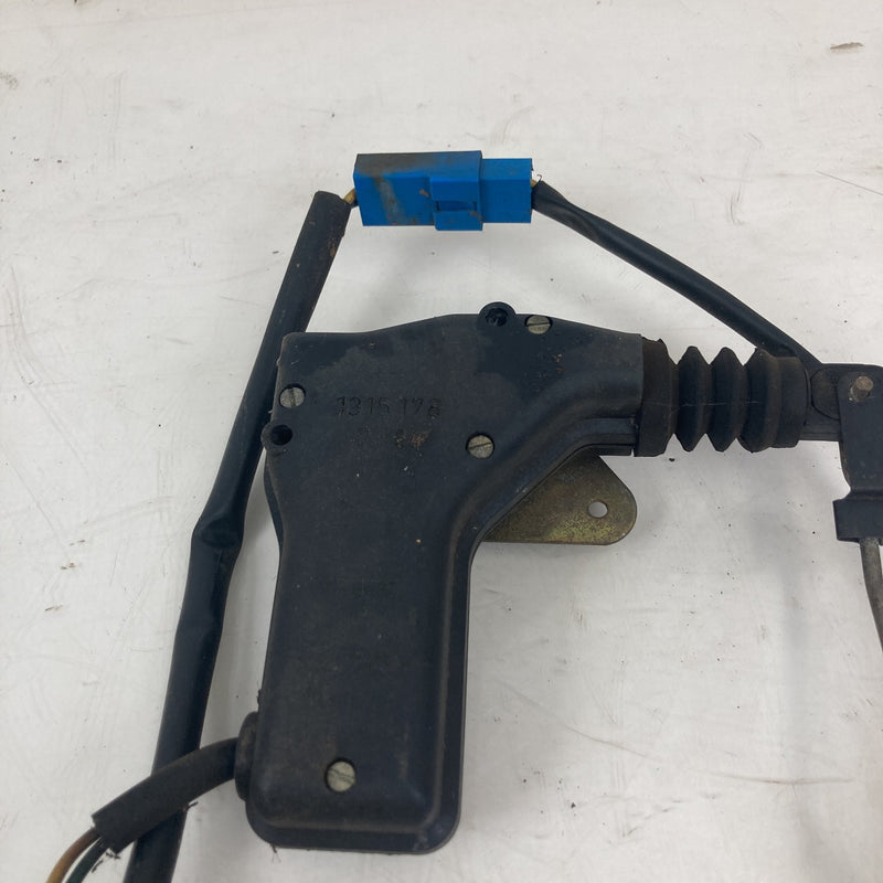 1981-1985 Volvo 240 245 Door Lock Actuator Front Right 1315178 OEM