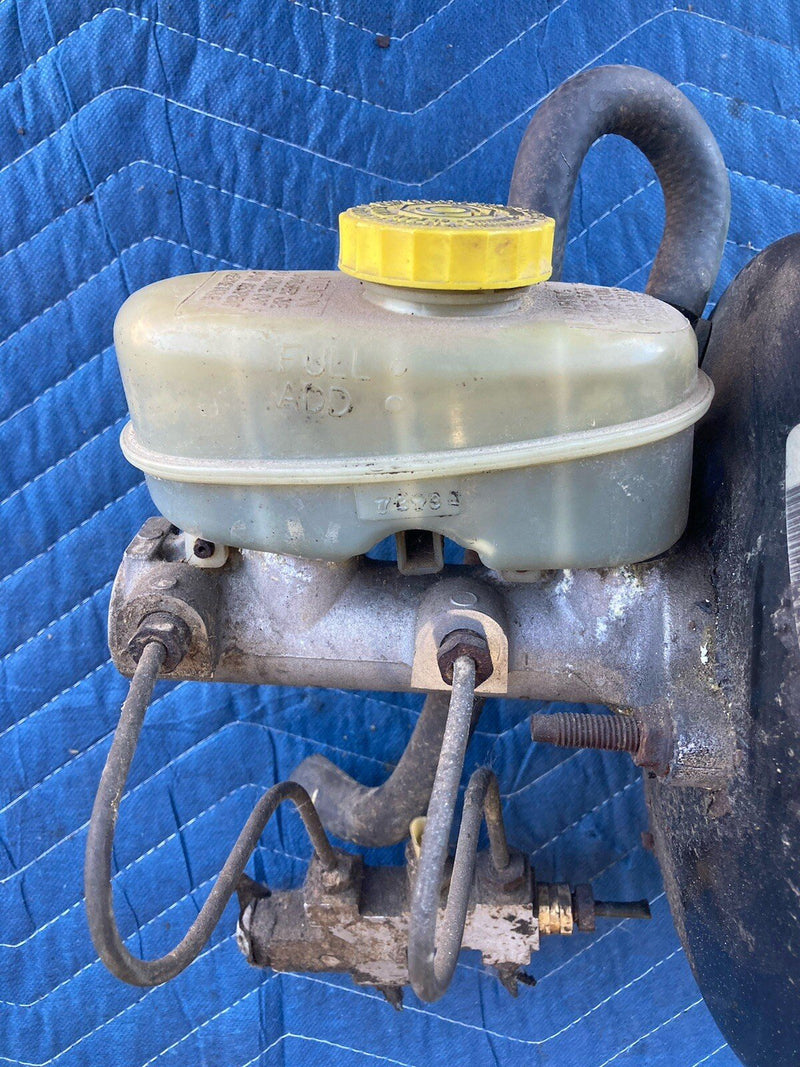 1997-2002 Jeep Wrangler TJ Brake Booster Master Cylinder 52009135 OEM #3261M