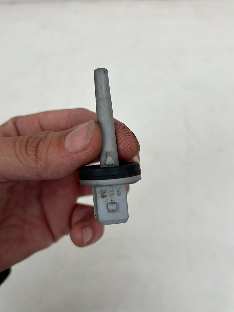 1996-2003 Audi S8 D2 A8 Cabin Air Ambient Temp Sensor 4A0820539 OEM #6542EM