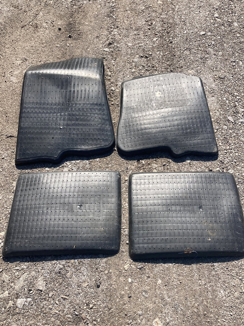 1980 Volvo 244 - Floor Mat Set