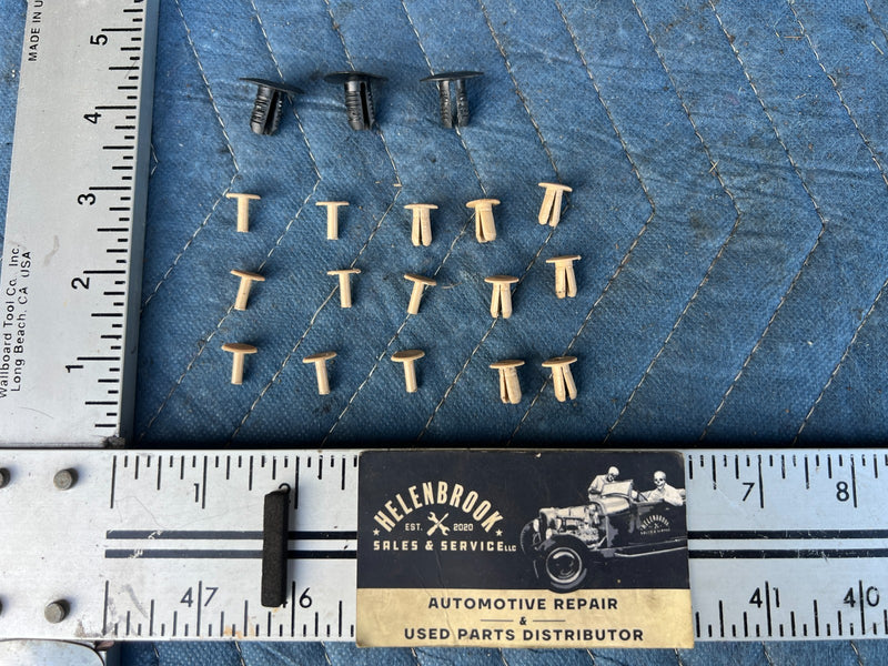 1996-2003 Mercedes W210 E320 Carpet Hold Down Button Clip Set Tan OEM #4674EM