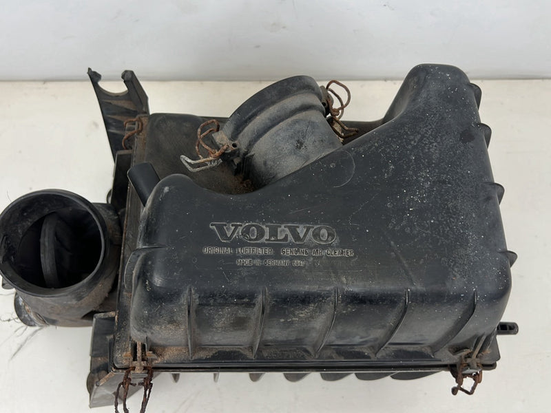 1990-1992 Volvo 740 745 940 Air Filter Cleaner Housing Box 3547102 OEM #5883EM