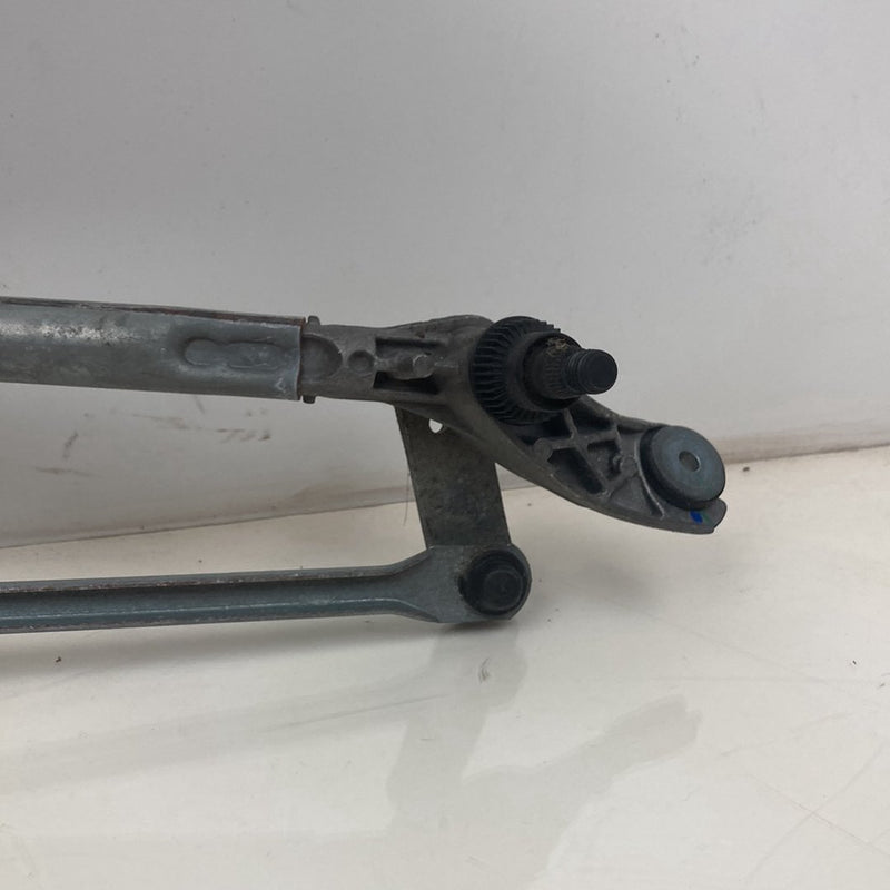 2009 BMW 328i E90 Wiper Linkage 6978263 OEM