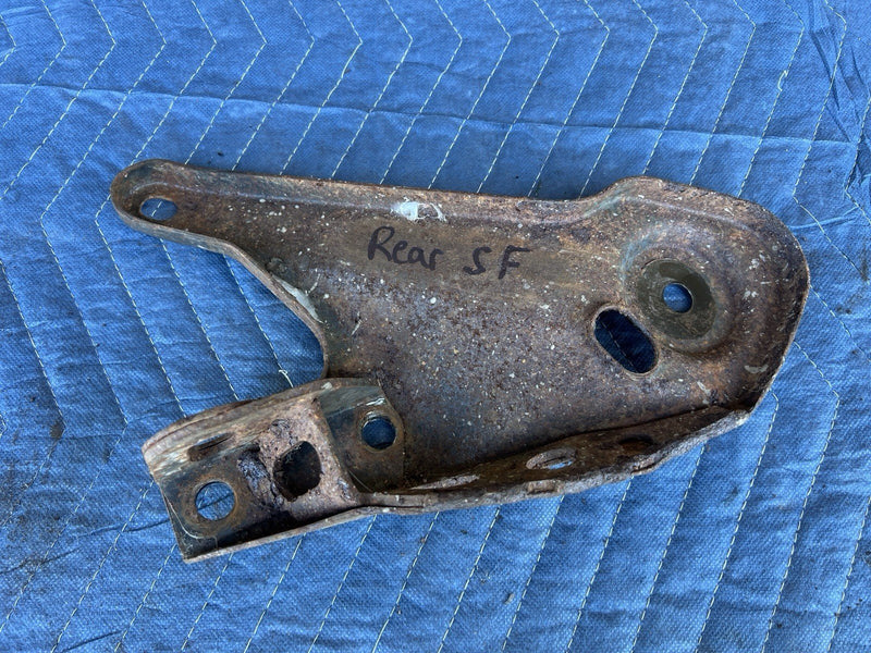 1998-2003 Jaguar XJR XJ8 X308 L & R Rear  Subframe To Body Mount Pair OEM #4696E
