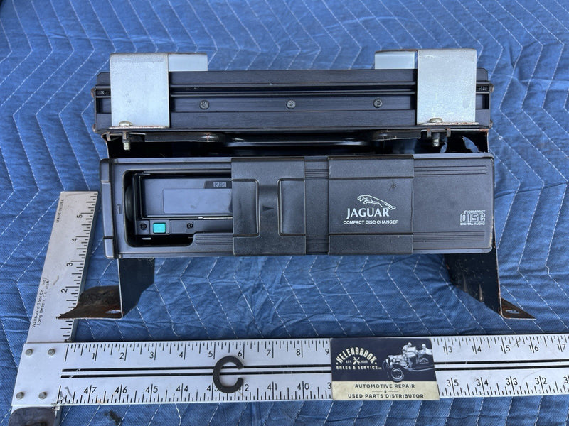 1998-2003 Jaguar XJR XJ8 X308 CD Changer & Speaker Radio Amplifier OEM #4674E
