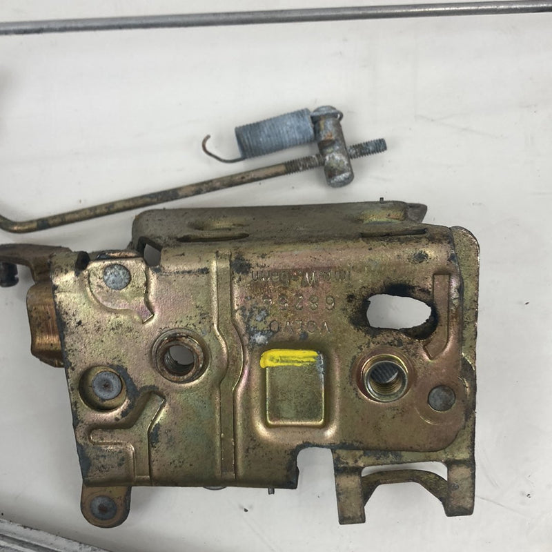 1986-1993 Volvo 240 244 Door Handle Linkage Latch Assembly 4 68254 OEM #4882M