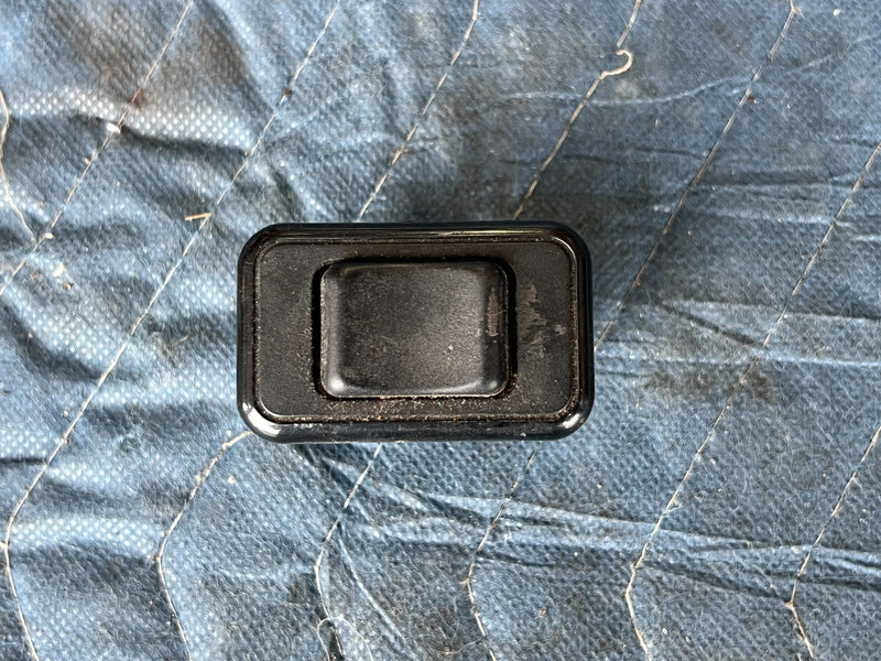 1989-1995 Volvo 740 940 Sedan Rear Passenger Door Power Window Switch OE #3835EM