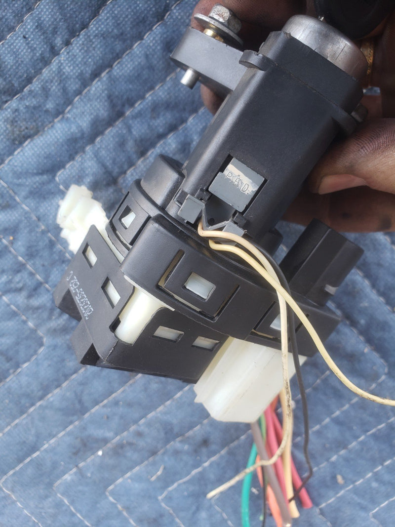 2000-2005 Chevy Impala Ignition Switch Assembly w/ Key 2023235-252C OEM #2171CN