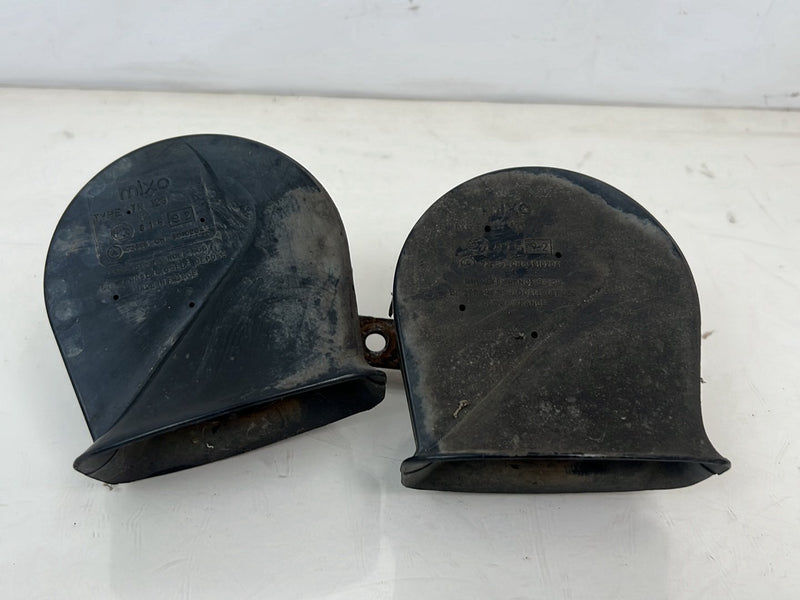 1983-1985 Porsche 944 Mixo TR129 High Low Pitch Horn Pair 5010204 OEM #5675EM
