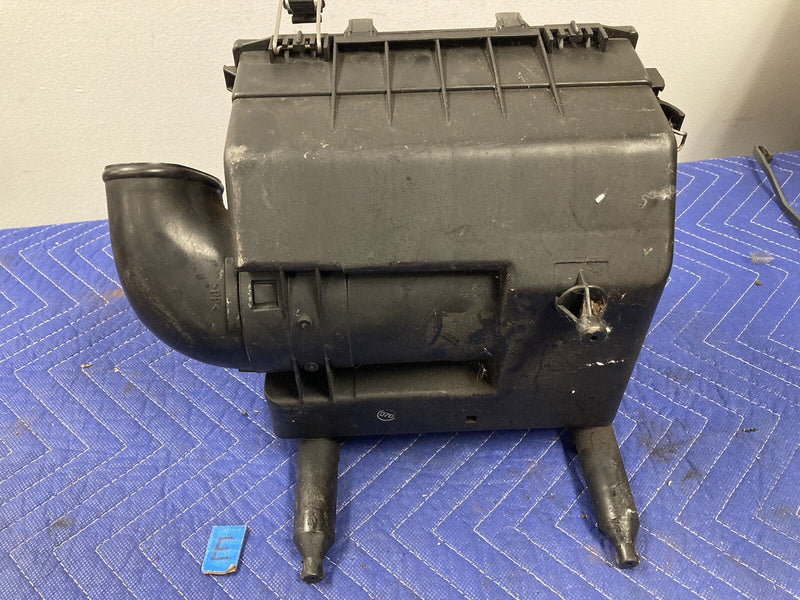 1998-2005 Land Rover Freelander Lower Air Filter Box Assembly OEM #3099M