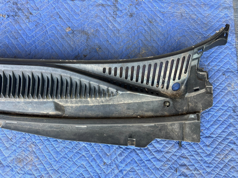 1999-2002 Chevy Silverado GM 1500 2500 Windshield Cowl Trim Guard OEM #1859CN