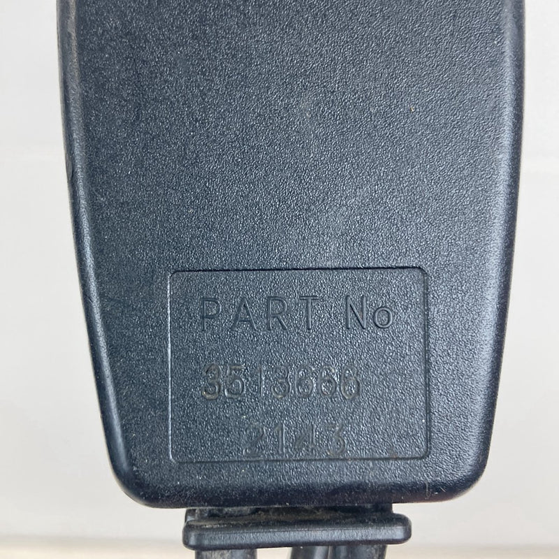1992 Volvo 940 944 - Rear Seat Belt Buckle Set PN: 3518666