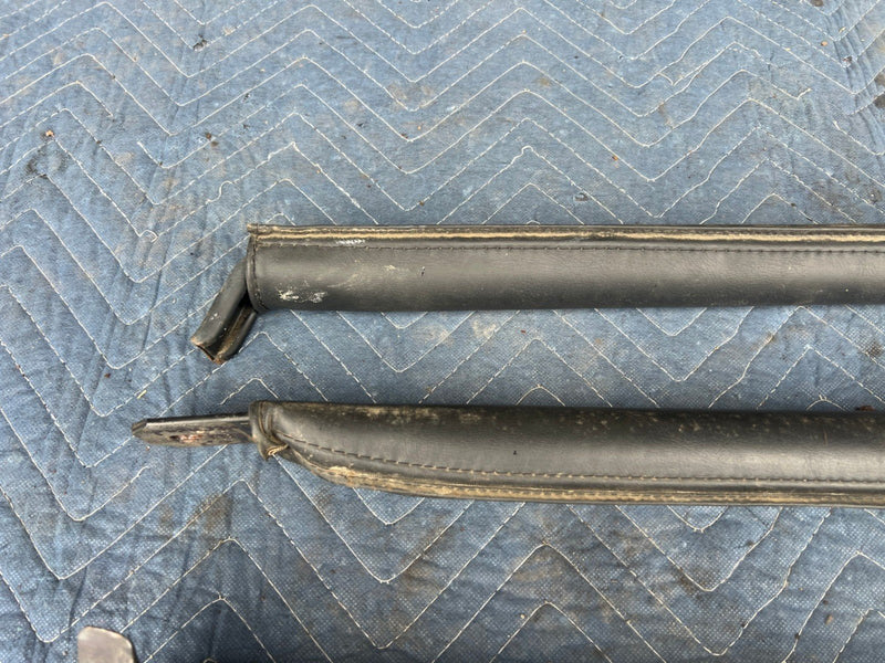 1985-1988 Suzuki Samurai SJ413 Body/Door Mould Door Rails OEM