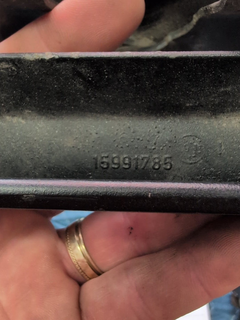 1999-2007 Chevrolet K1500 - Tailgate Handle PN: 15991785