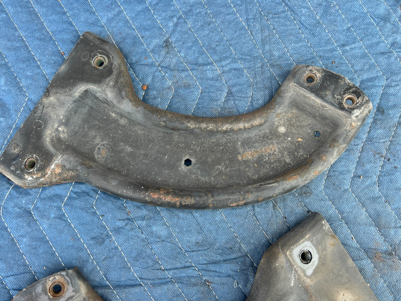 1999-2002 Chevy Silverado GM Fender Brace Support Angle Brackets OEM #1848CN