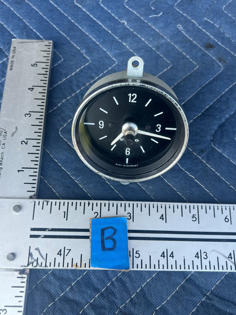 1967-1974 Volvo 140 142 144 145 Dash Dashboard Center Clock Assembly OEM #4908EM