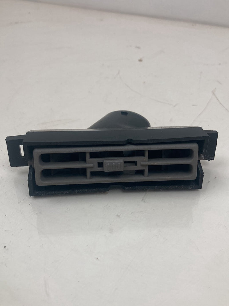 1996 Chevrolet Silverado GMT800 - Dash Vent PN: 15704849 Z-2106