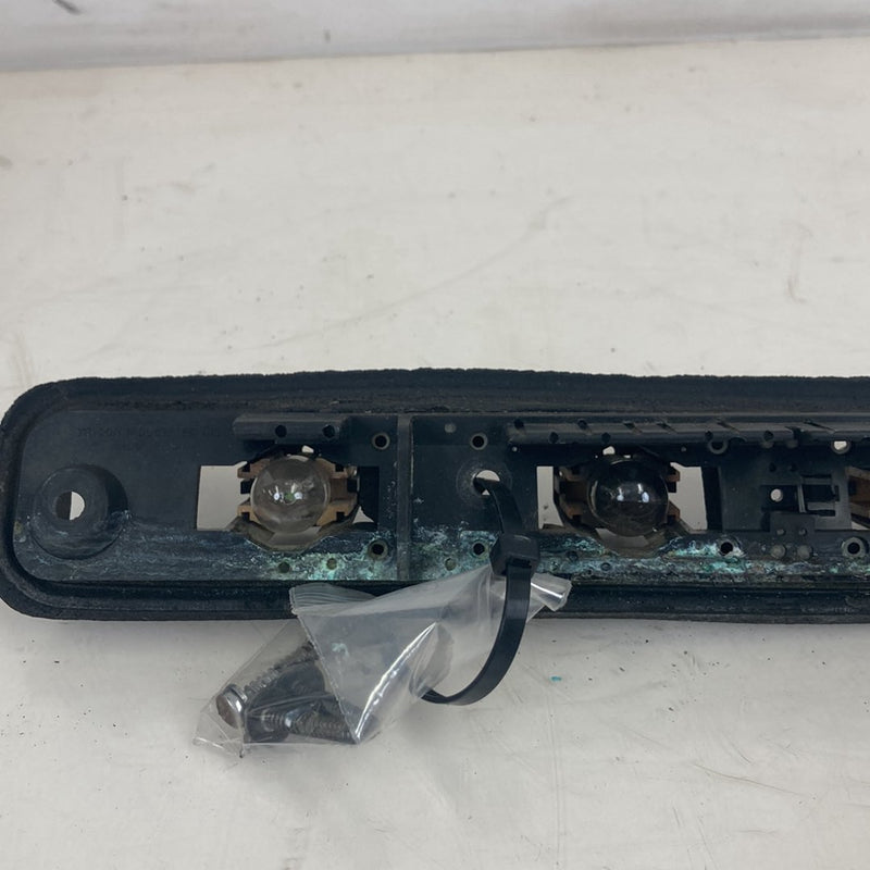1995-1998 Chevrolet Silverado 2500 GMT400 Third Brake Light Center OEM