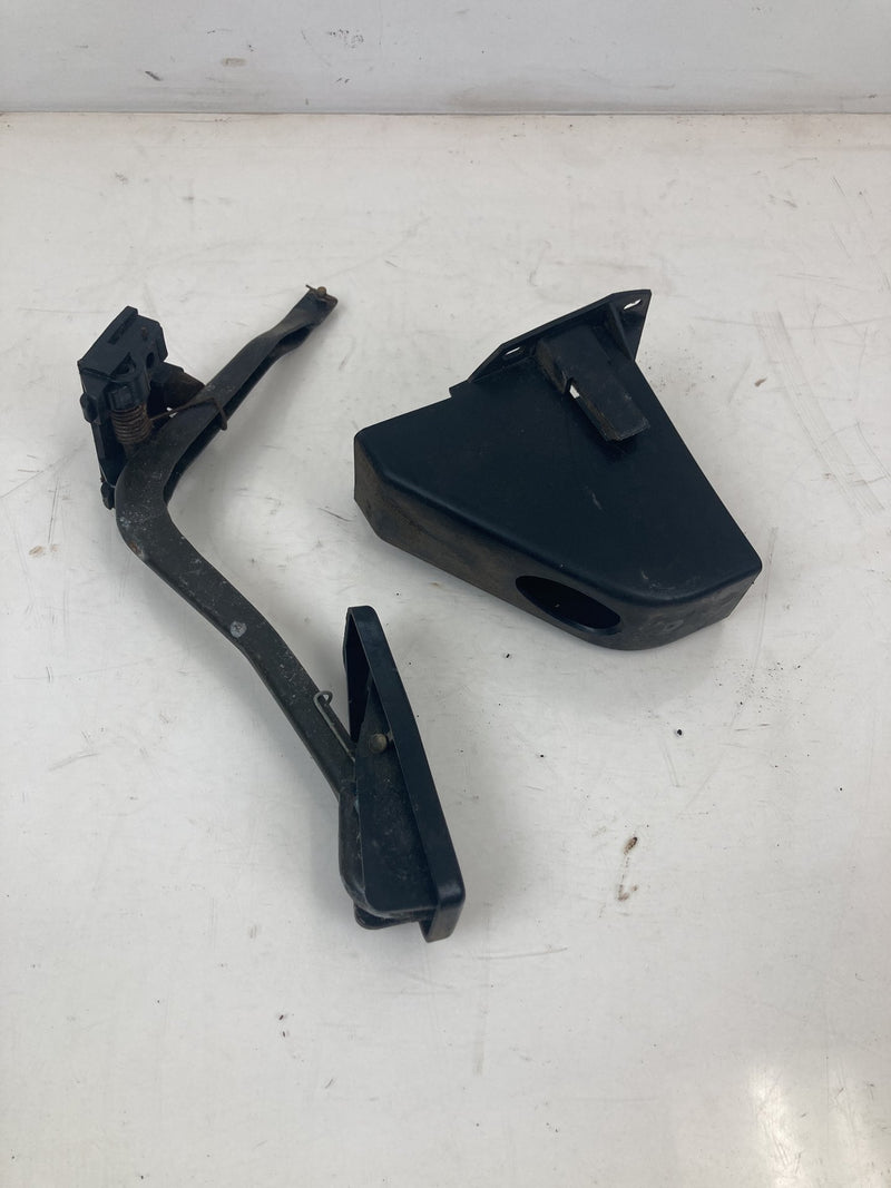 1981-1985 Volvo 240 245 Gas Pedal Accelerator 1272618 1234415 OEM