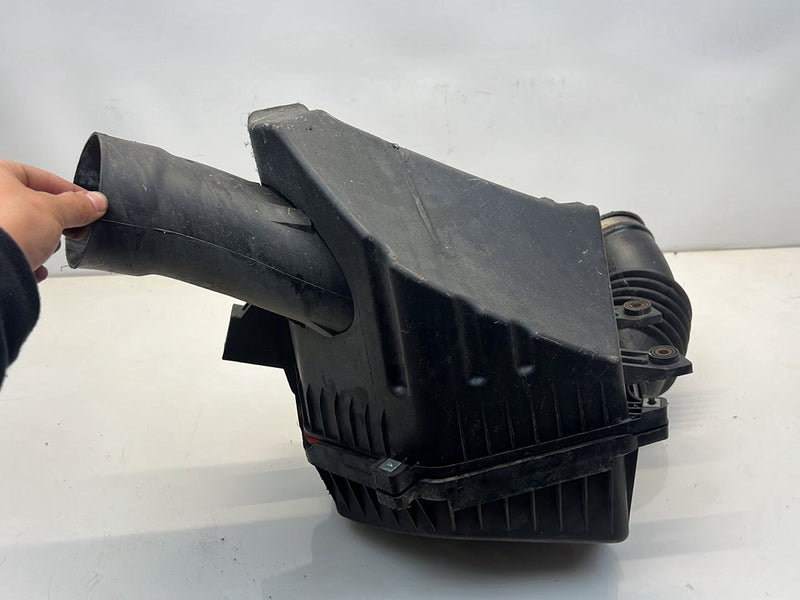 2012 Chevrolet Captiva Sport - Air Filter Housing PN: 20907605 15950817