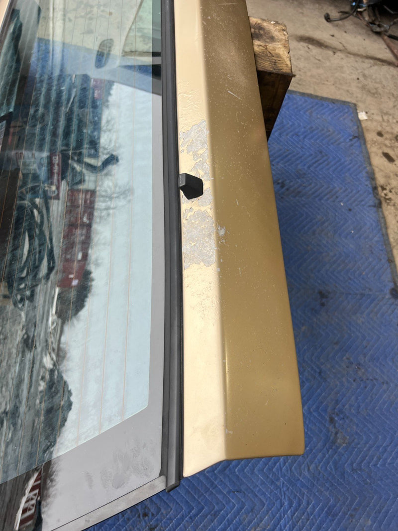 1992-1995 Volvo 940 740 Wagon Only Rear Hatch Assembly w/ Window OEM #3299EM