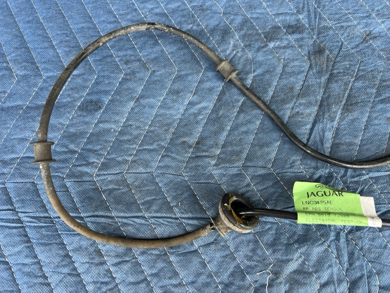 1998-2003 Jaguar XJR XJ8 X308 Right Rear ABS Sensor LNC3425AE OEM #4725E