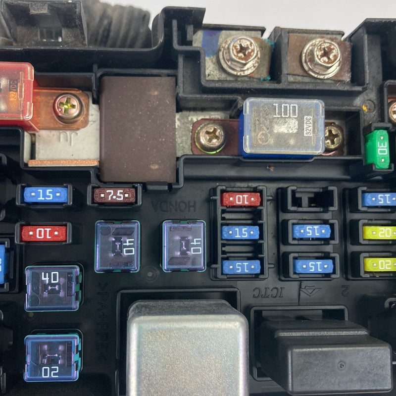 2002-2004 Honda CR-V RD2 Fuse Box S9A-GO OEM #5097M