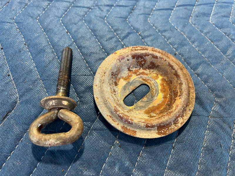 1983-1985 Porsche 944 Emergency Spare Tire Hold Down Screw Retainer OEM #2473EM