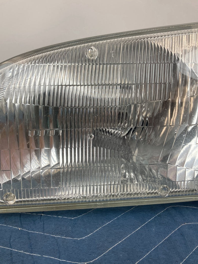 2000 Toyota Sienna L10 - Unknown PN: 99226-80009