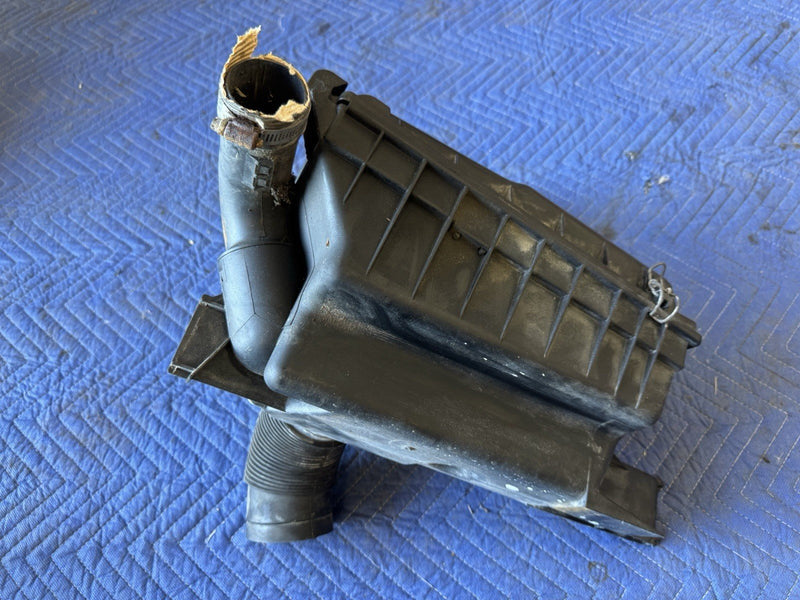 1986-1993 Volvo 240 244 245 2.3L B230F Air Cleaner Assembly & Tubes OEM #4882E