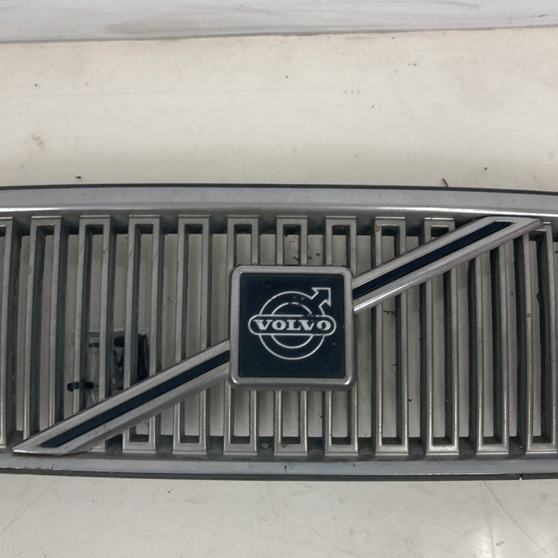 1998-2000 Volvo V70 P80 Grille Assembly Chrome 9151670 9151669 #5208M