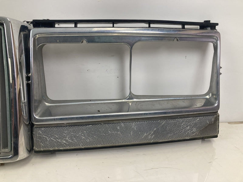 1981-1985 Volvo 240 245 Headlamp Set Grille Front Assembly OEM