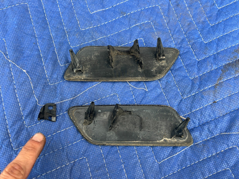 2005-2011 Audi A6 Right & Left Headlight Washer Squirt Nozzle Pair OEM #3428EM