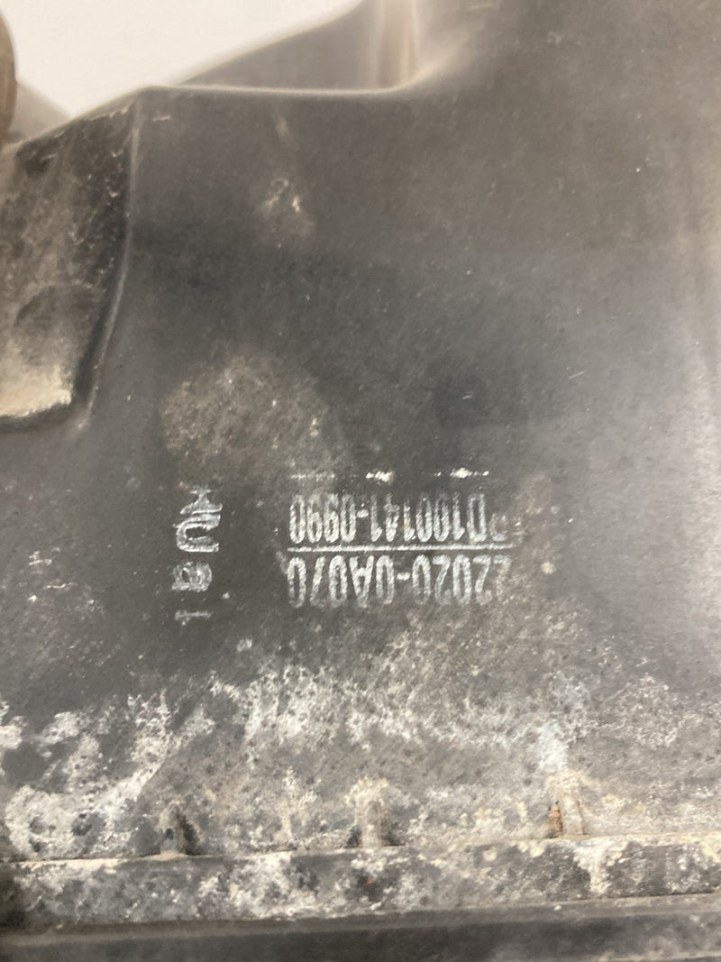 2000 Toyota Sienna L10 - Unknown PN: D100141-0990 D114040-4220 22204-20010