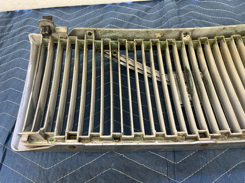 1992-1995 Volvo 940 740 Front Chrome Grille Assembly 3518885 Trim OEM #3168EM