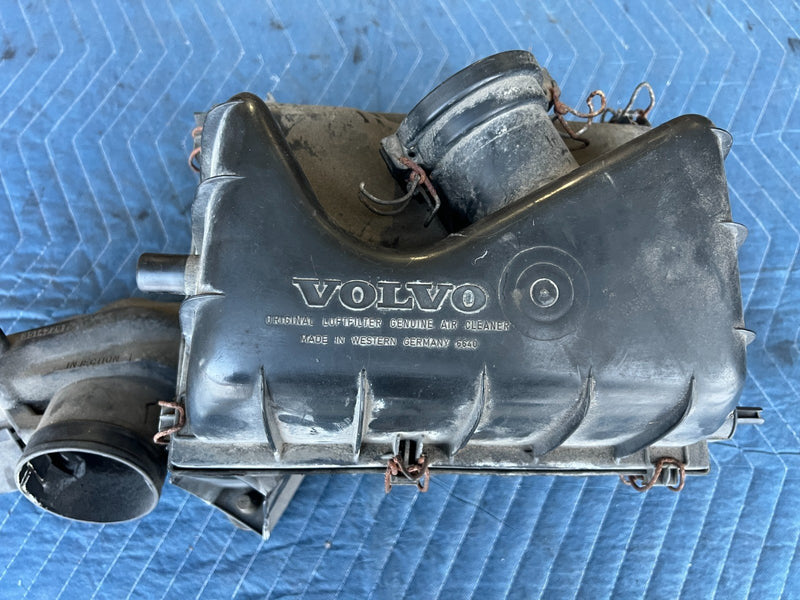 1989-1995 Volvo 740 940 Sedan Air Box Filter Cleaner Housing Assembly OE #3740EM