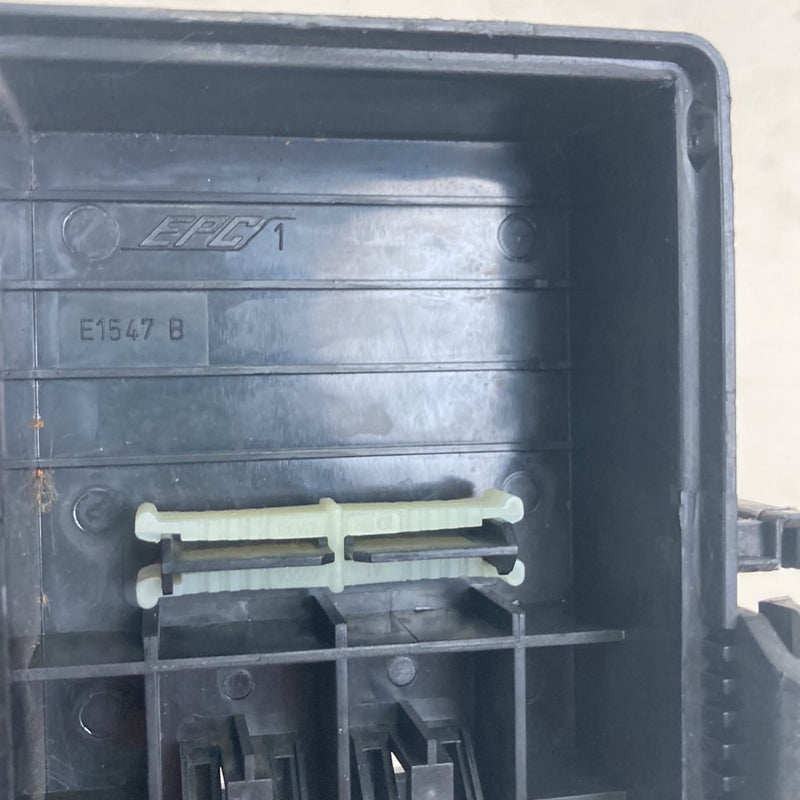 2002-2005 Lincoln Town Car Signature Fuse Box Cover Relay OEM #5145M