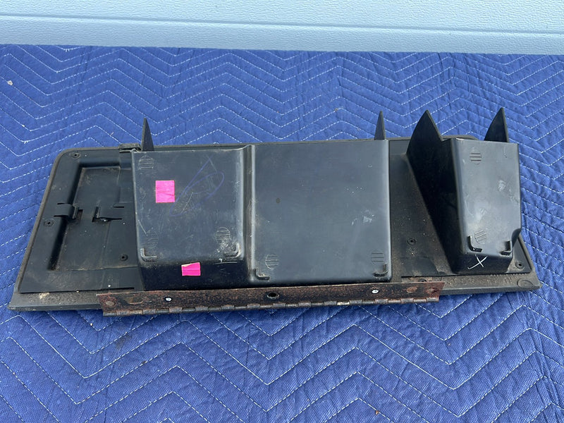 Chevrolet Silverado - Glove Box PN: 15707421