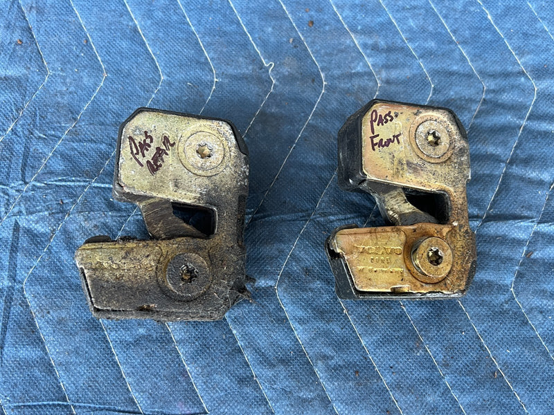 1989-1995 Volvo 740 940 Front & Rear Passenger Right Door Latch Set OEM #3826EM