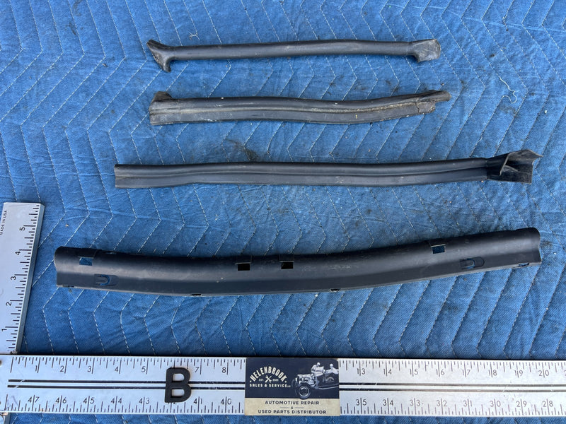2000-2005 BMW 330xi 325xi E46 Upper Engine Cable Guide Cowl Seal Set OEM #4785EM