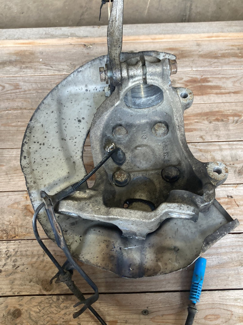 2003-2007 BMW 545i E60 Hub Front Right Arm RH 6760954 OEM #4984M